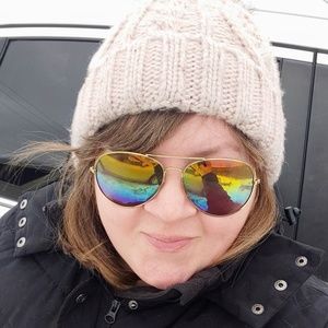 Meet your Posher, Hannah